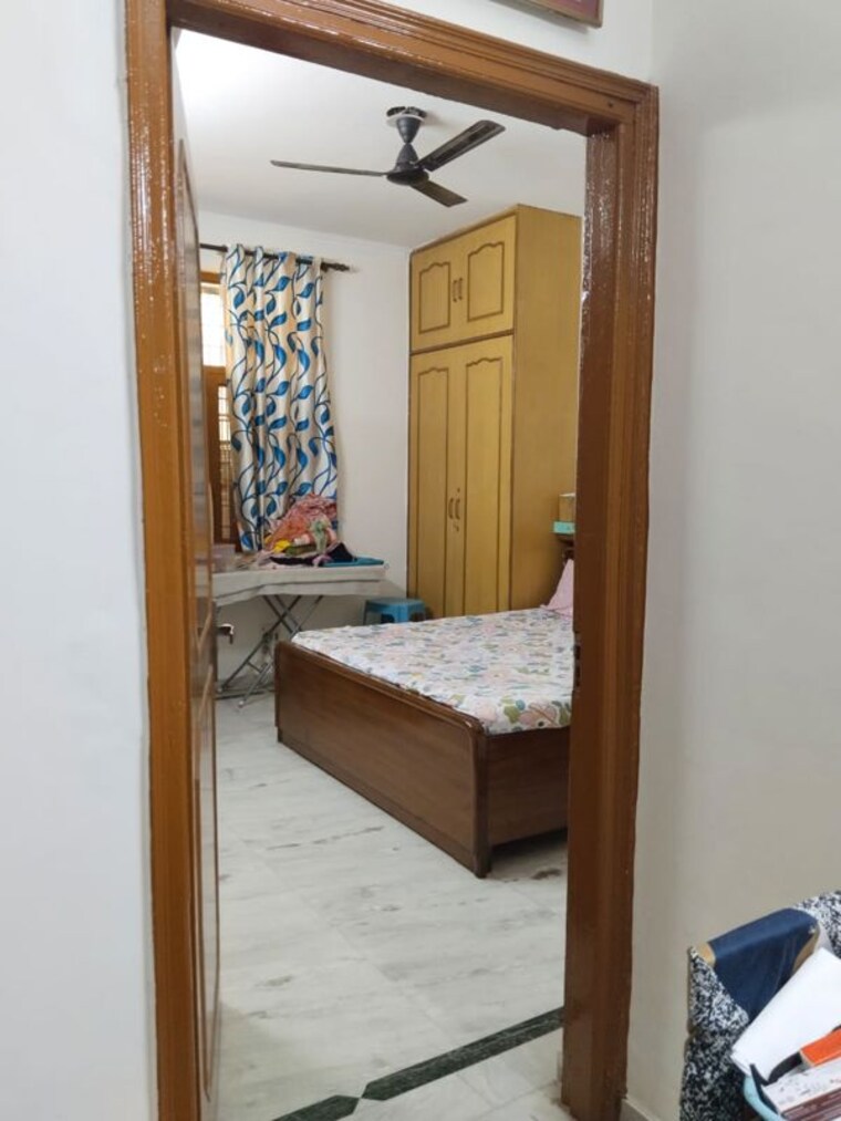 Room, ss-mayfield-gardens 3 Bedroom 240 Sq.Yd. Builder Floor In Sector 51 Gurgaon 10292381