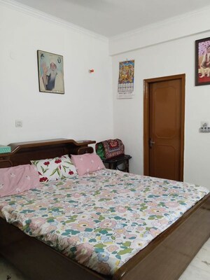 Bedroom in 3 BHK Builder Floor at SS Mayfield Gardens, Sector 51 – for Rent
