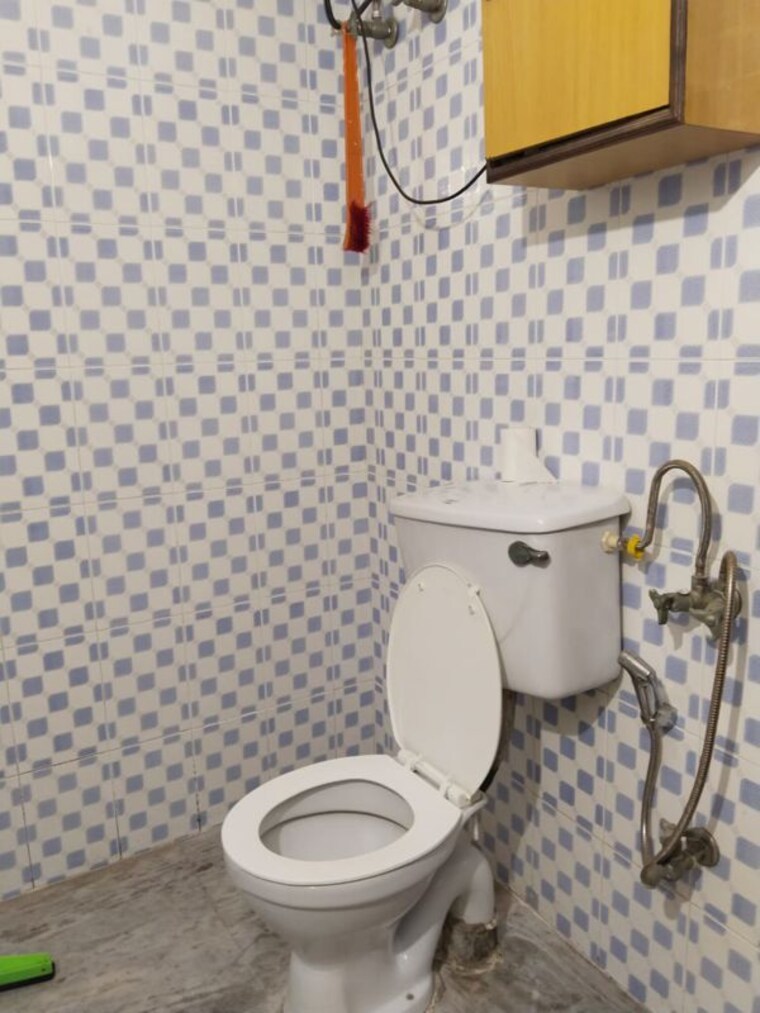 Bathroom, ss-mayfield-gardens 3 Bedroom 240 Sq.Yd. Builder Floor In Sector 51 Gurgaon 10292381