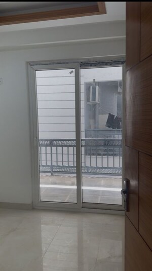 Room in 3 BHK Builder Floor at Anant Dham Society, Sector 49 – for Rent