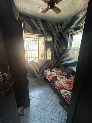 Bedroom in 1 BHK Apartment at Bandra West – for Rent