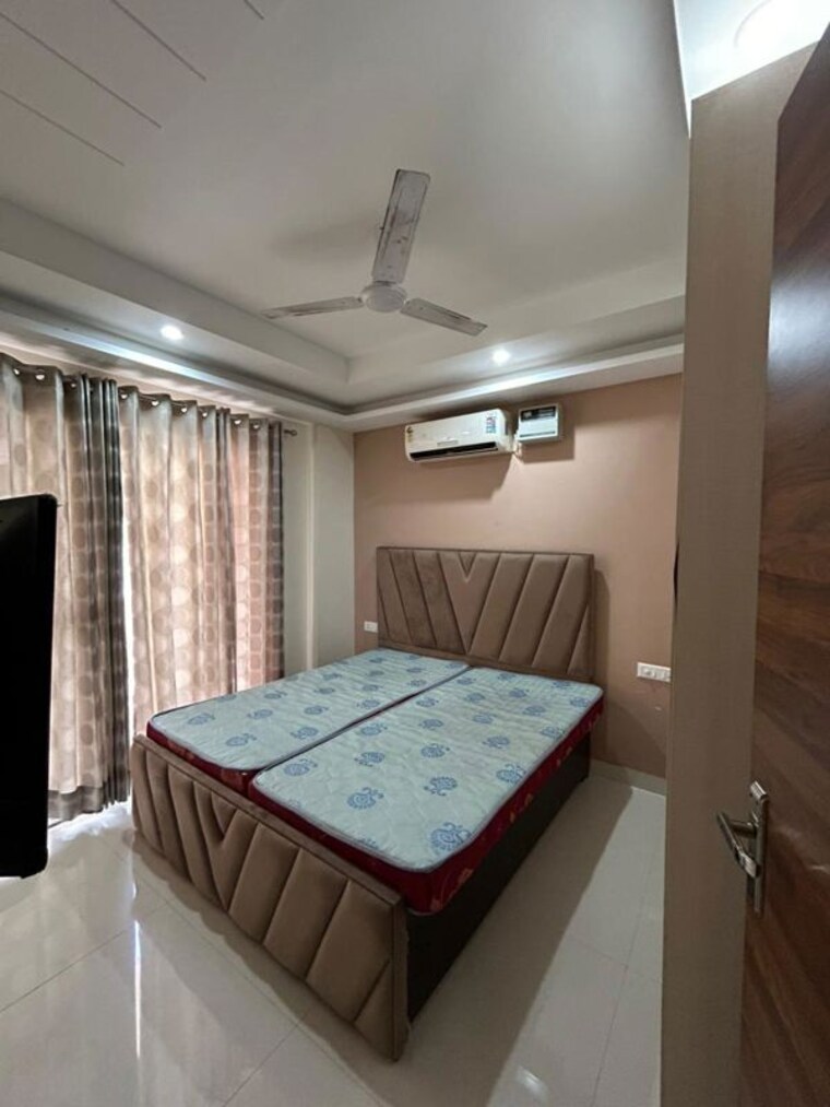 Bedroom, sector 42 3 Bedroom 160 Sq.Yd. Builder Floor In Sector 42 Gurgaon 10292298