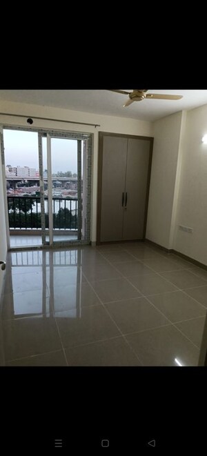 Room in 3.5 BHK Apartment at Amrapali Heartbeat City, Sector 107 – for Rent