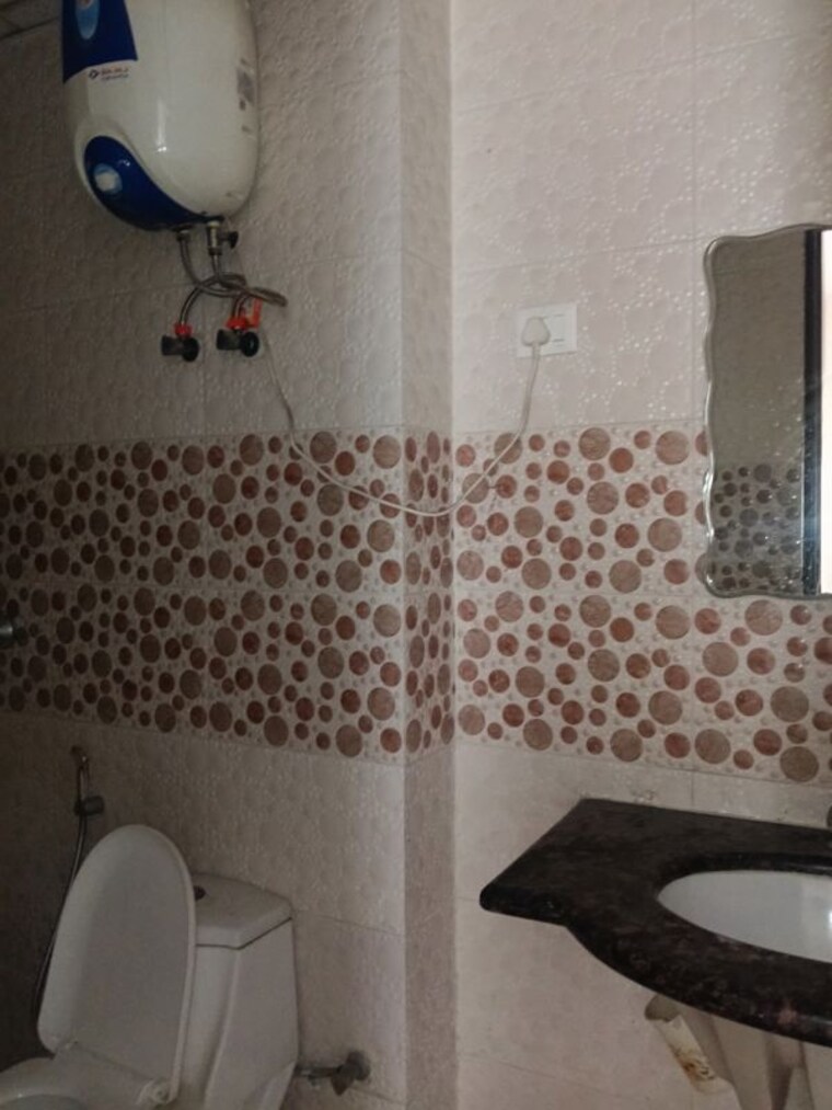 Bathroom, mahagun-mywoods 4 Bedroom 1810 Sq.Ft. Apartment In Sector 16c Greater Noida Greater Noida 10289078