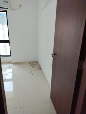 Room in 2 BHK Apartment at Sunteck Avenue 2, Goregaon West – for Rent
