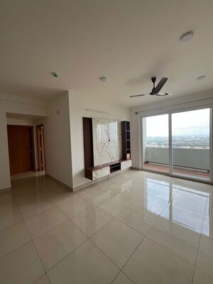 Room in 3 BHK Apartment at V2 Prestige, Mysore Road – for Rent