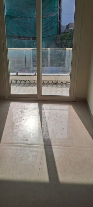 Room in 3 BHK Apartment at Mahaveer Nagar – for Sale