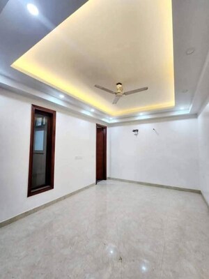 Room in 3 BHK Apartment at Saket – for Rent