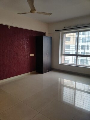 Room in 2 BHK Apartment at Madhuban Satin Brick, Kharadi – for Rent