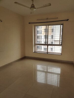 Room in 2 BHK Apartment at Madhuban Satin Brick, Kharadi – for Rent