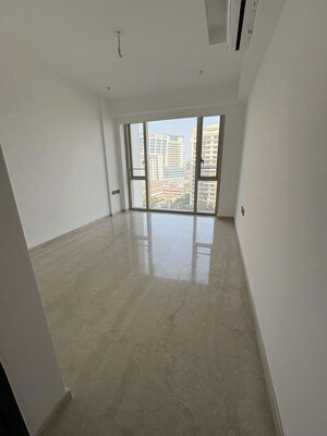 Room in 3 BHK Apartment at Lodha Kiara, Worli – for Sale