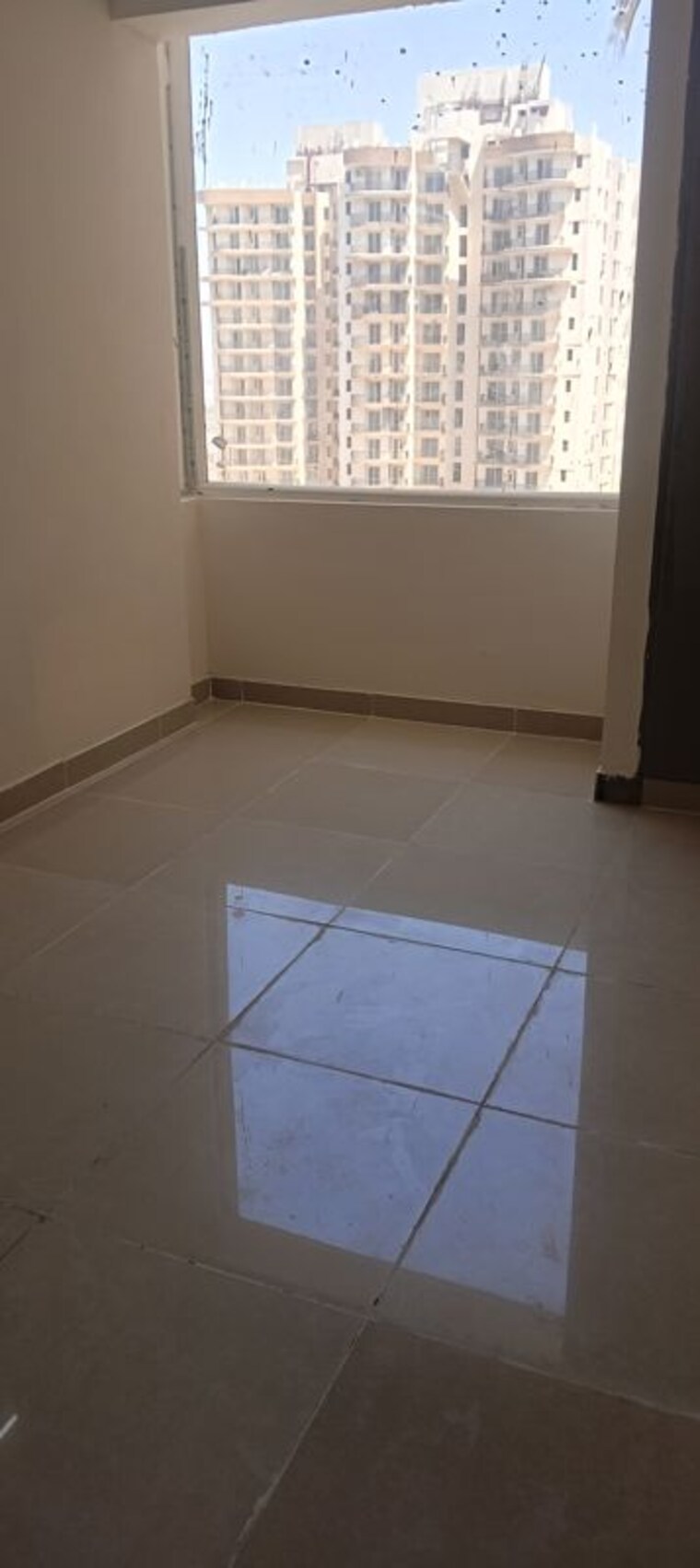 Room, amrapali-heartbeat-city 3 Bedroom 1350 Sq.Ft. Apartment In Sector 107 Noida 10292645