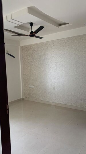 Room in 4 BHK Apartment at Tanishk Kanak Vrinda Heights, Patrakar Colony – for Rent