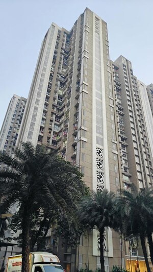 1 BHK Apartment For Sale in Lodha Amara, Kolshet Road
