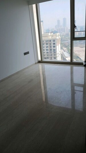 Room in 3 BHK Apartment at Lodha The Park, Worli – for Sale