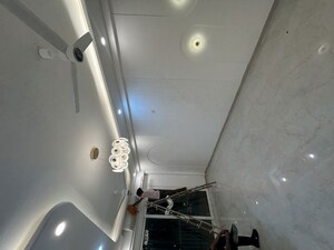 Bathroom in 3 BHK Builder Floor at Smart World Orchard, Sector 61 – for Rent