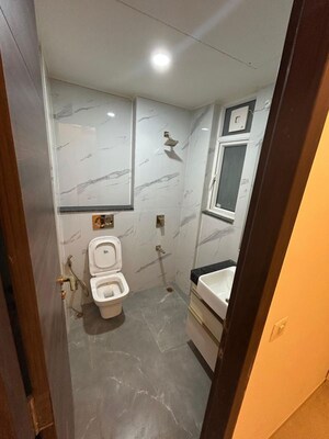 Bathroom in 3 BHK Builder Floor at Smart World Orchard, Sector 61 – for Rent