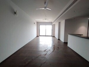 Room in 3 BHK Apartment at Krisumi Waterside Residences, Sector 36a – for Rent