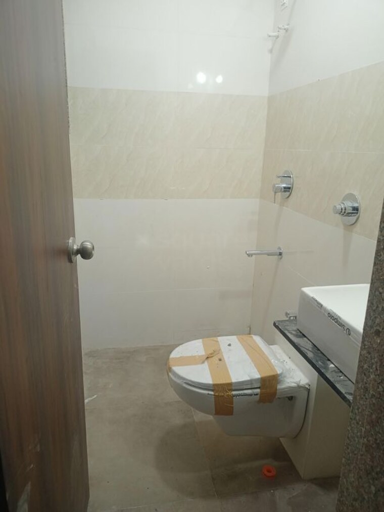 Bathroom, sushanku-avenue-37 1 Bedroom 619 Sq.Ft. Apartment In Goregaon East Mumbai 10292667
