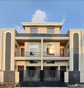 4 BHK + Pooja Room 123 Sq.Yd. Independent House in Alaknanda Maxxus Eden Estate