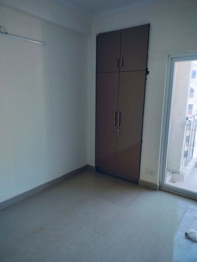 Room, amrapali-o2-valley 3 Bedroom 1188 Sq.Ft. Apartment In Tech Zone 4 Greater Noida Greater Noida 9890436