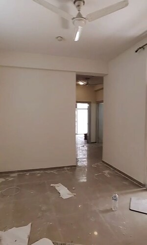 Room in 2 BHK Apartment at Mahagun Mywoods II, Sector 16c Greater Noida – for Rent