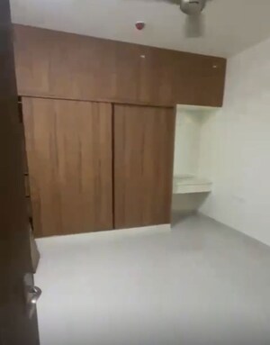 Room in 3 BHK Apartment at Honer Aquantis, Gopanpally – for Rent
