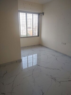 Room in 2 BHK Apartment at Tattva Mittal Cove, Andheri West – for Rent