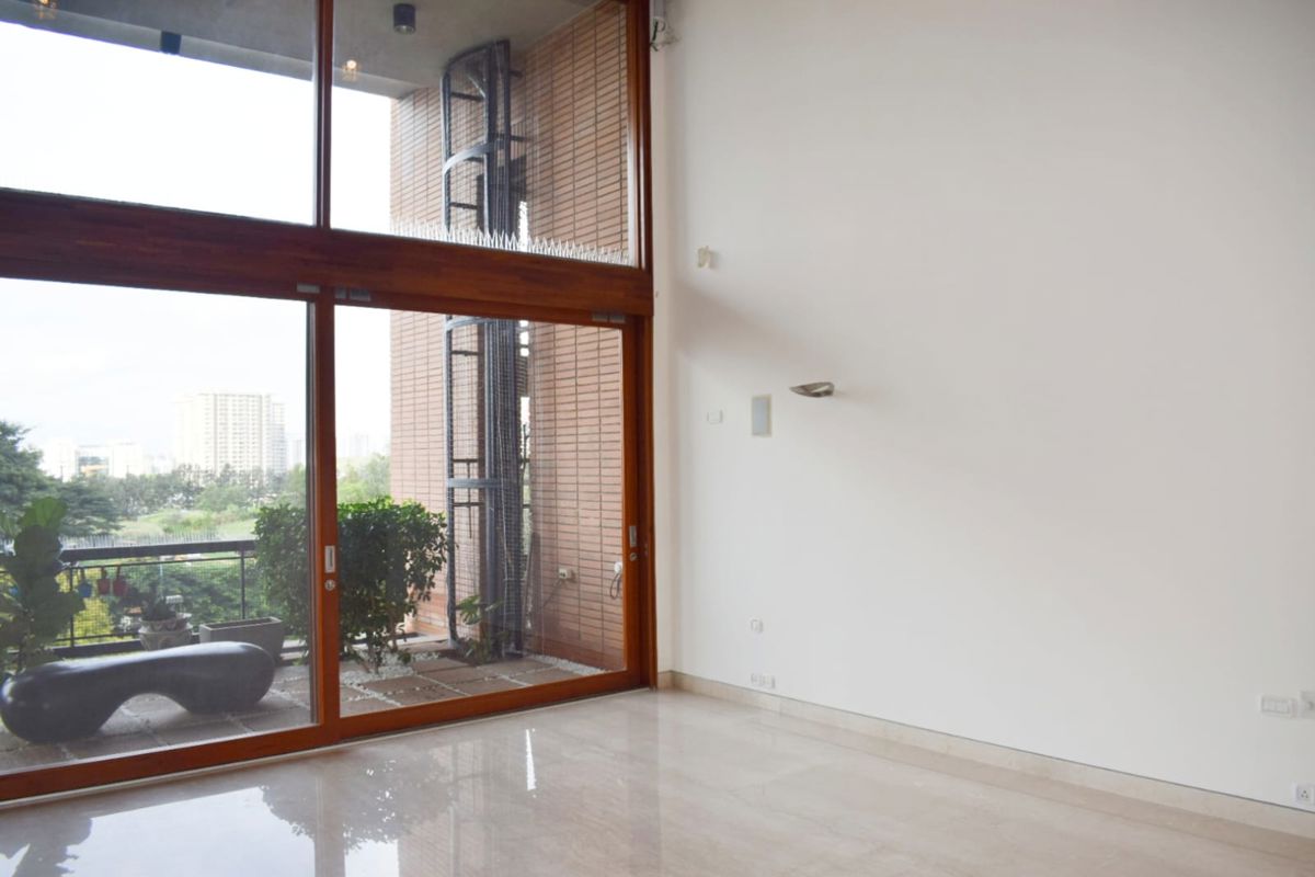 3 BHK + Servant Room Apartment For Sale in Sterling Finsbury Park