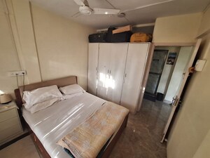 Bedroom in 1 BHK Apartment at Bandra West – for Rent