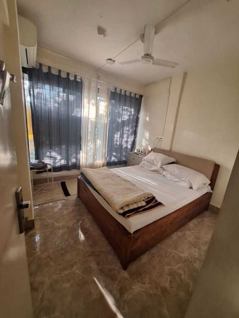 Bedroom, bandra west 1 Bedroom 500 Sq.Ft. Apartment In Bandra West Mumbai 10293012