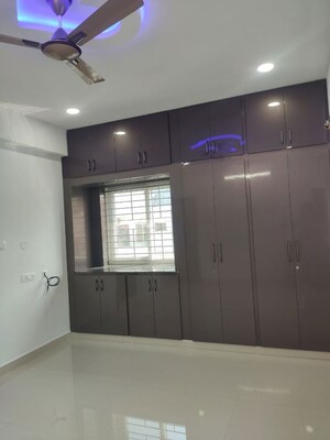 Room in 3 BHK Builder Floor at Kondapur – for Rent