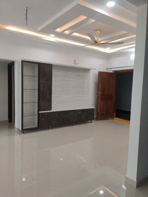 Room in 3 BHK Builder Floor at Kondapur – for Rent