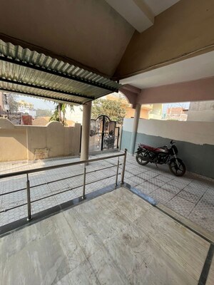 Parking in 2 BHK Independent House at Mohba Bazar – for Rent