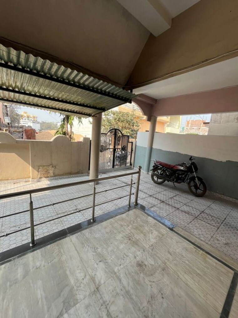  Parking, mohba bazar 2 Bedroom 1001 Sq.Ft. Independent House In Mohba Bazar Raipur 10293039