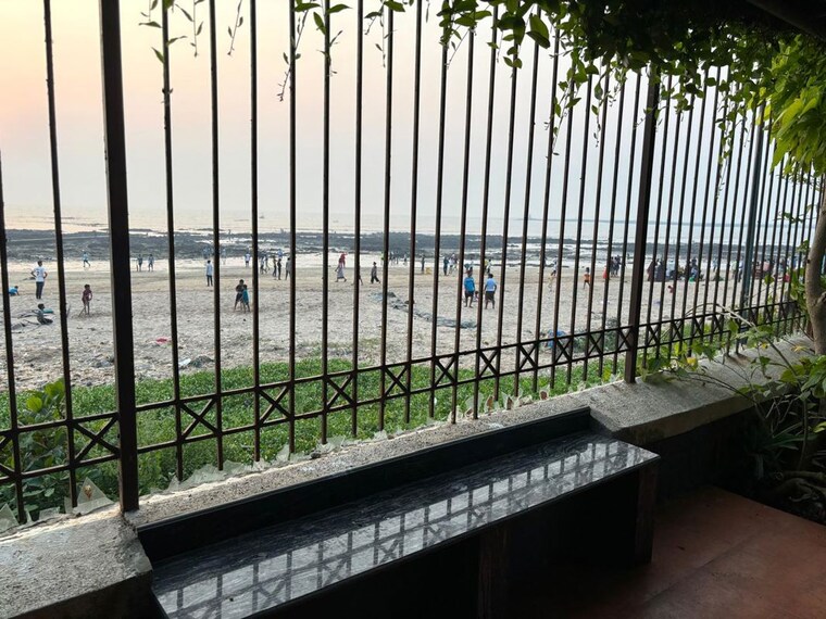 Balcony, marve 6+ Bedroom 24000 Sq.Ft. Independent House In Marve Mumbai 10293164
