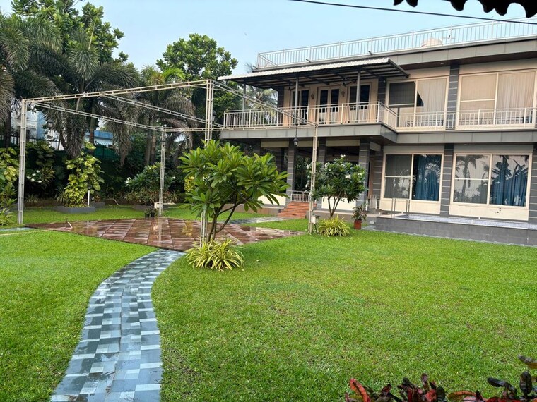 Garden, marve 6+ Bedroom 24000 Sq.Ft. Independent House In Marve Mumbai 10293164