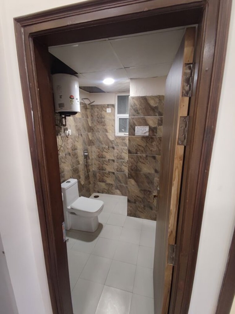 Bathroom, dlf-the-skycourt 3 Bedroom 1920 Sq.Ft. Apartment In Sector 86 Gurgaon 10293171