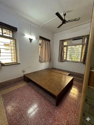 Bedroom in 2 BHK Apartment at Khar West – for Rent