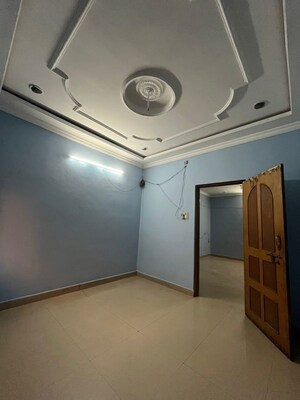 Room in 2 BHK Independent House at Mohba Bazar – for Rent