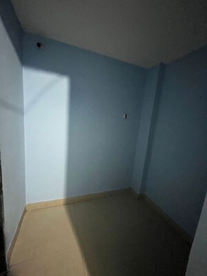 Room in 2 BHK Independent House at Mohba Bazar – for Rent