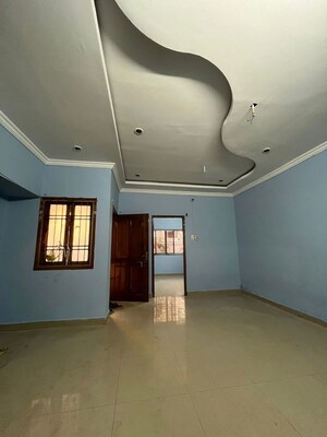 Room in 2 BHK Independent House at Mohba Bazar – for Rent