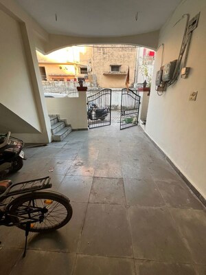 Balcony in 2 BHK Independent House at Mohba Bazar – for Rent