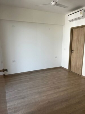 Room in 3 BHK Apartment at DLF Gardencity Enclave, Sector 93 – for Sale