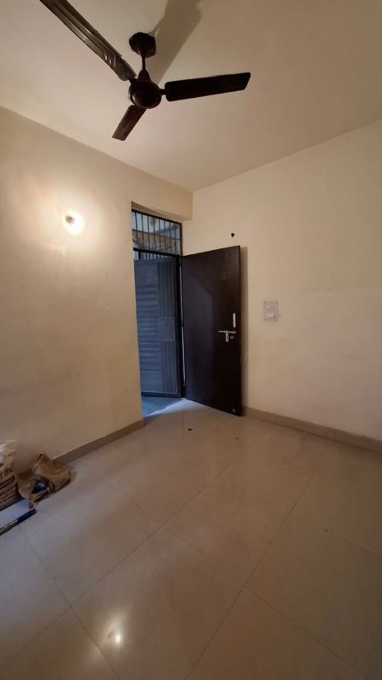 Room, sector 10 greater noida 1 Bedroom 30 Sq.Mt. Apartment In Sector 10 Greater Noida Greater Noida 10293364