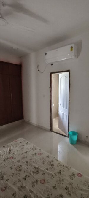 Building Lobby in 3 BHK Apartment at Parsvnath Planet, Gomti Nagar – for Rent