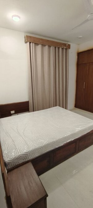 Bedroom in 3 BHK Apartment at Parsvnath Planet, Gomti Nagar – for Rent