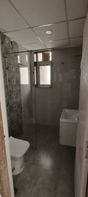 Bathroom in 3 BHK Apartment at Parsvnath Planet, Gomti Nagar – for Rent