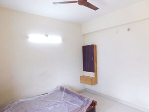Room in 3 BHK Builder Floor at Sriram Nagar – for Rent