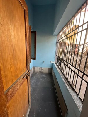Balcony in 2 BHK Independent House at Mohba Bazar – for Rent